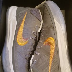 Kobe ad mid size 13
